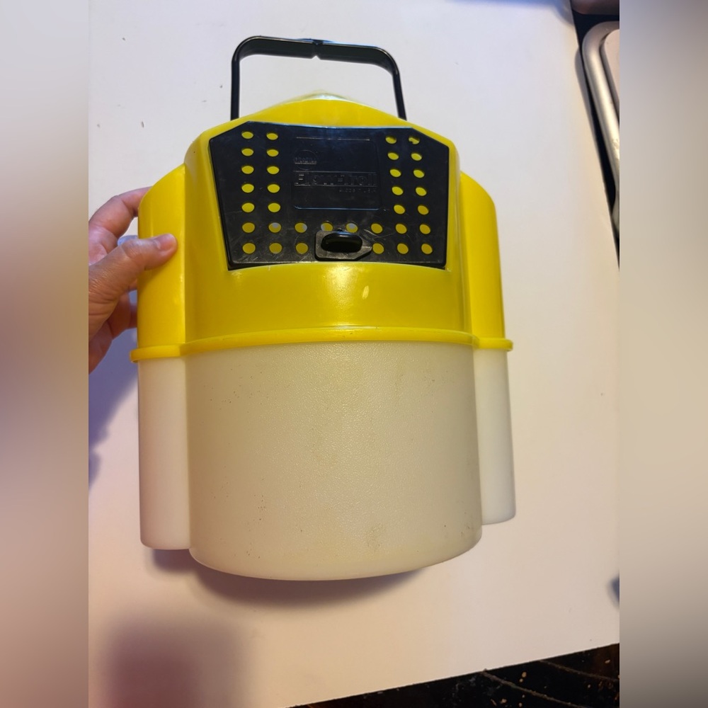 Frabill Flow Troll Hydrodynamic 6 Quart Minnow Bucket 13"